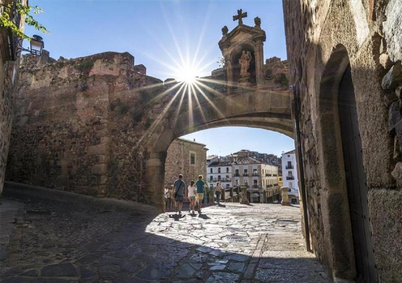 Apartamento Turístico MURALLA DE CÁCERES Exterior foto